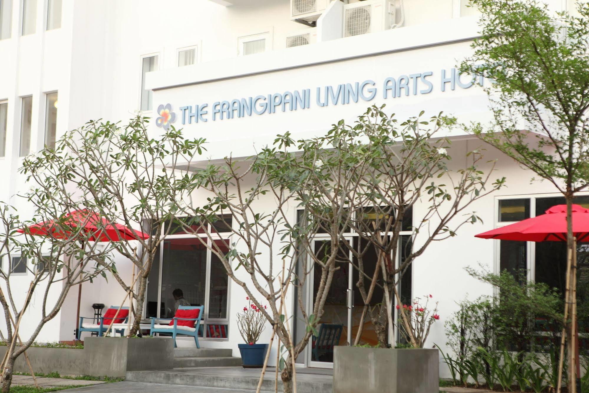 The Frangipani Living Arts Hotel And Spa Phnom Penh Exterior photo